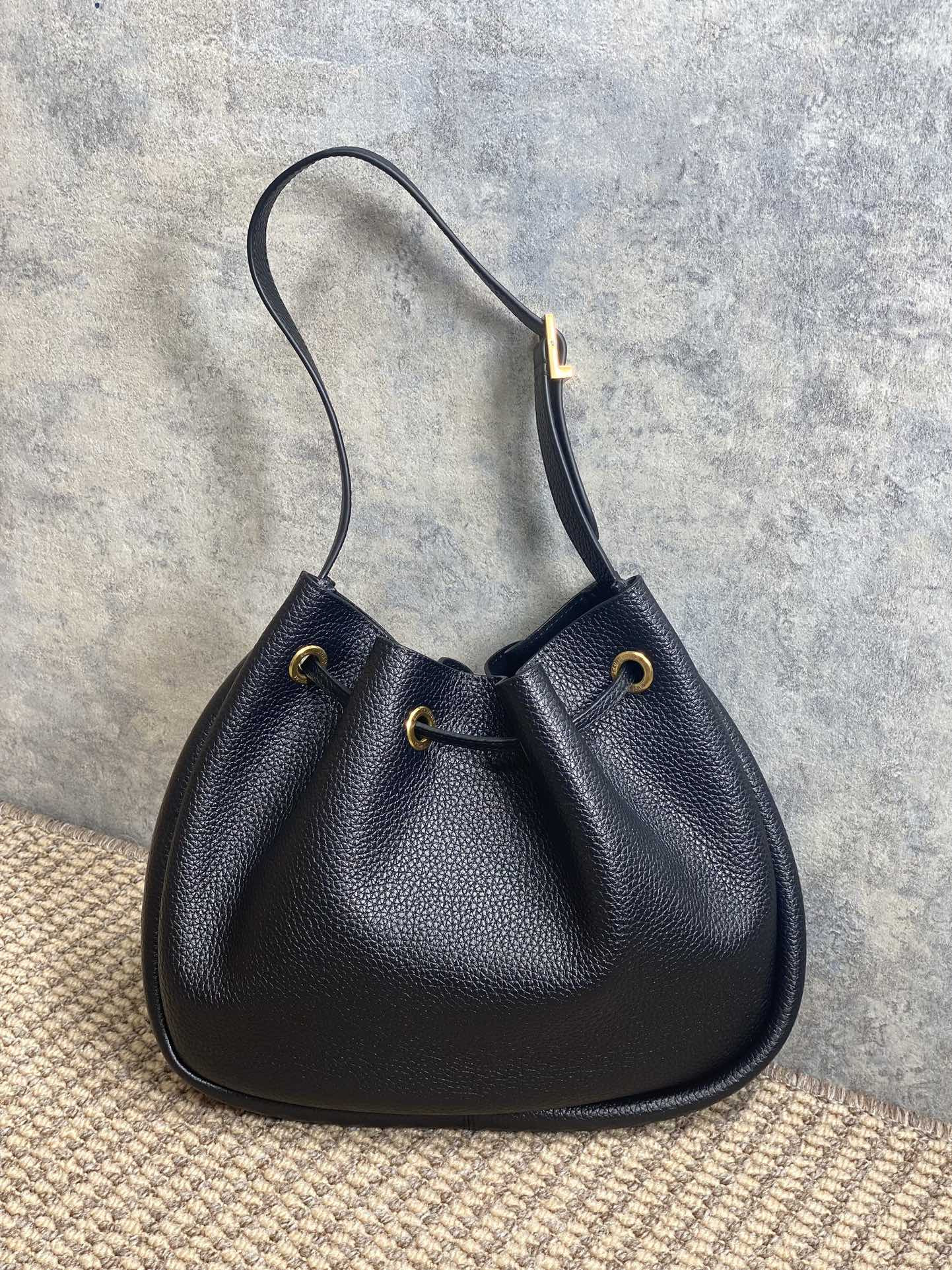 Y51 PARIS VII small hobo in grained leather 30X25X3cm