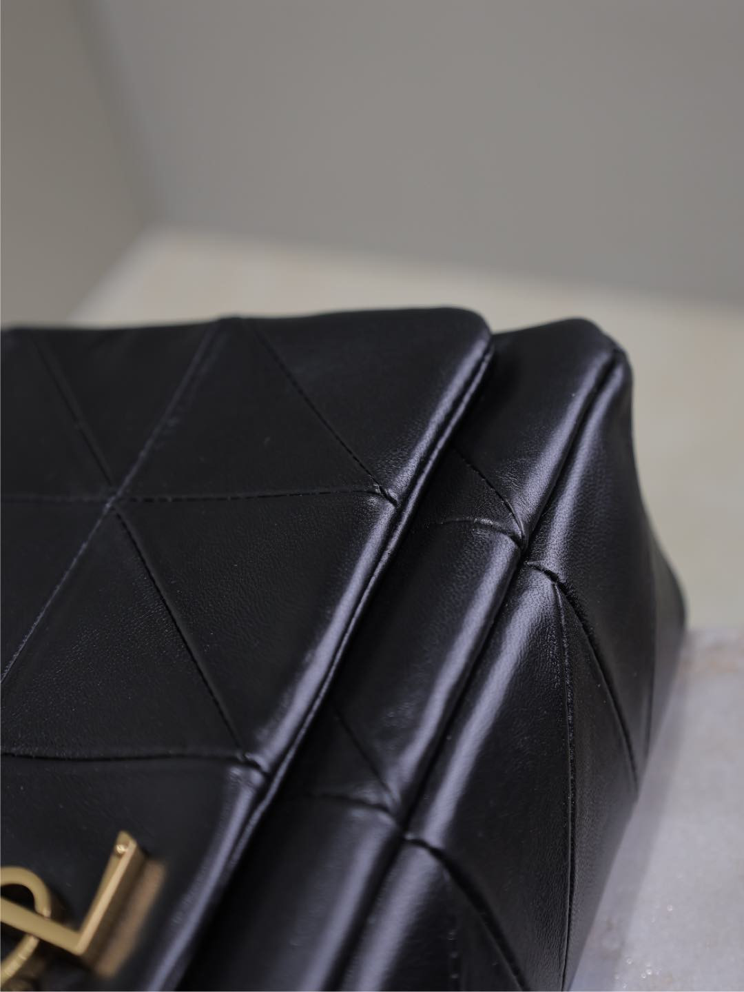 Y51 Jamie Large 33×22×7.5cm