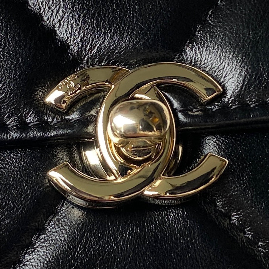 Ch**el 23K WALLET ON CHAIN Handbag 10.5×17×8cm