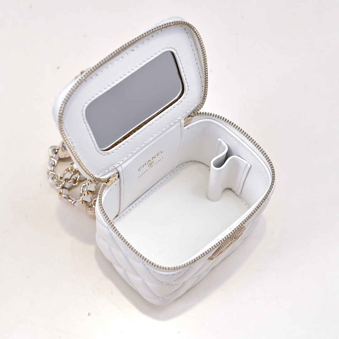 Ch**el Small Vanity with Chain 8.5x11x7cm