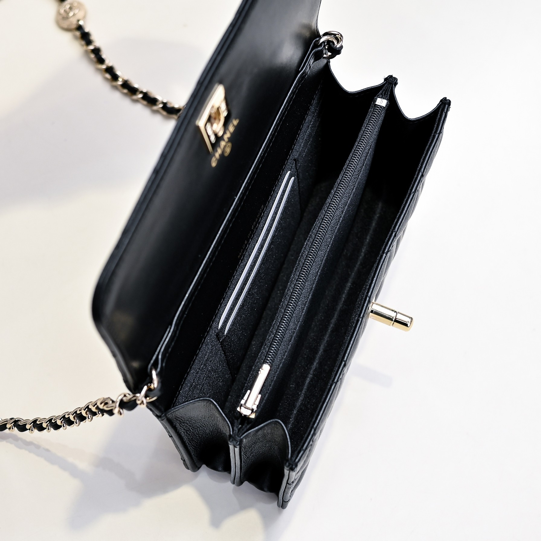 Ch**el Clutch with Chain 11x18.5x6cm