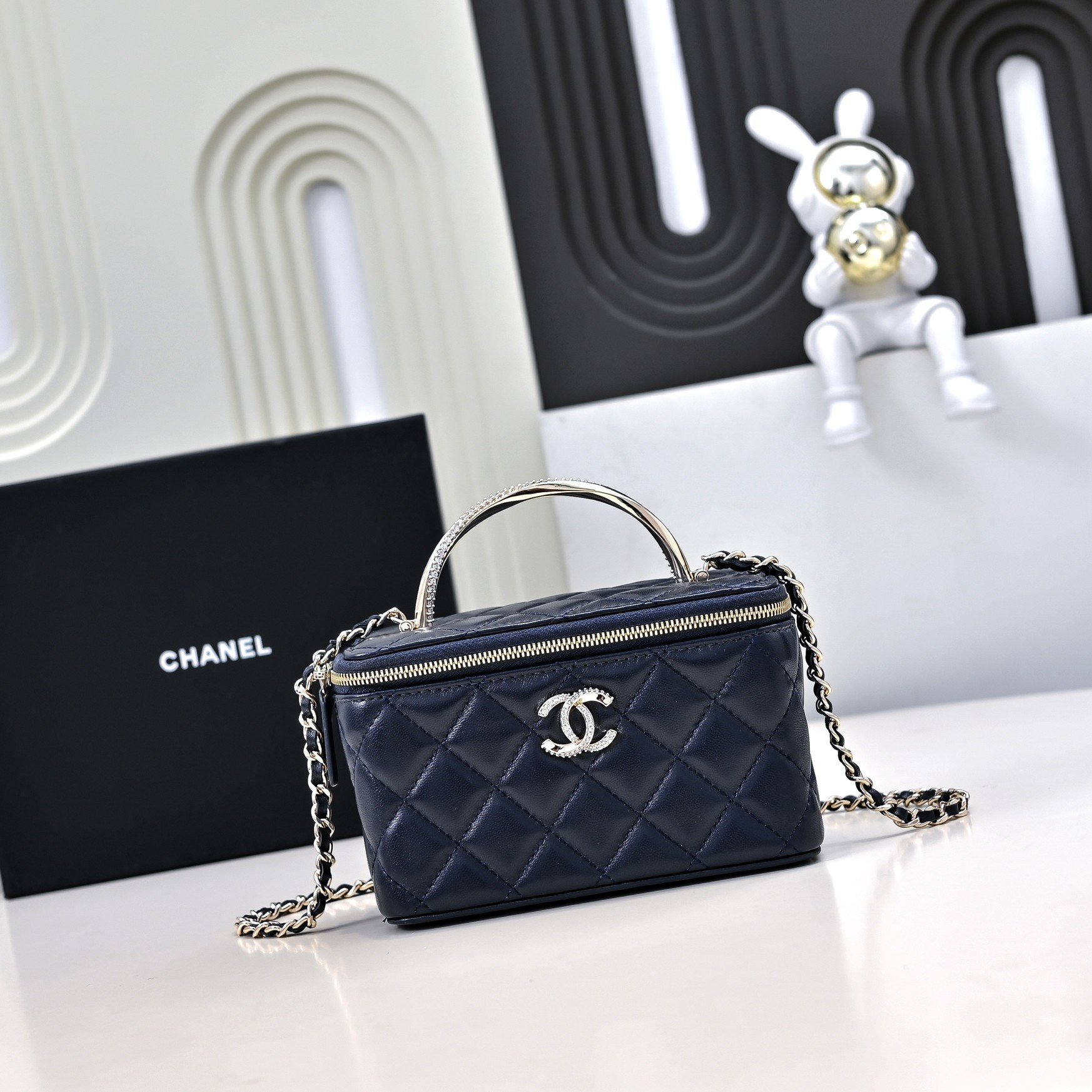 Ch**el Clutch With Chain 17cm