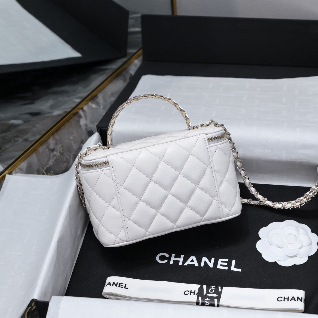 Ch**el Clutch With Chain 10x16x8cm