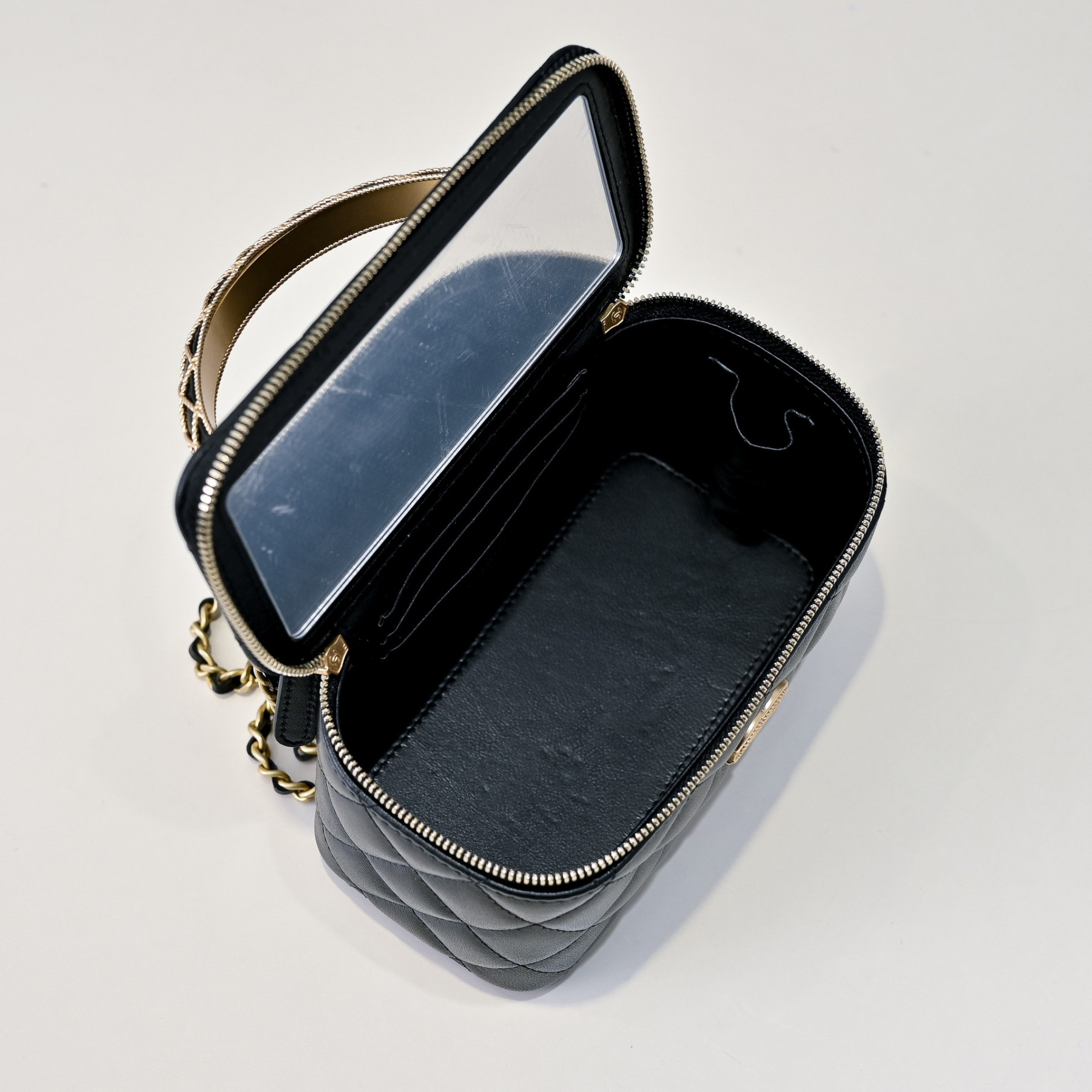Ch**el Clutch With Chain 17cm
