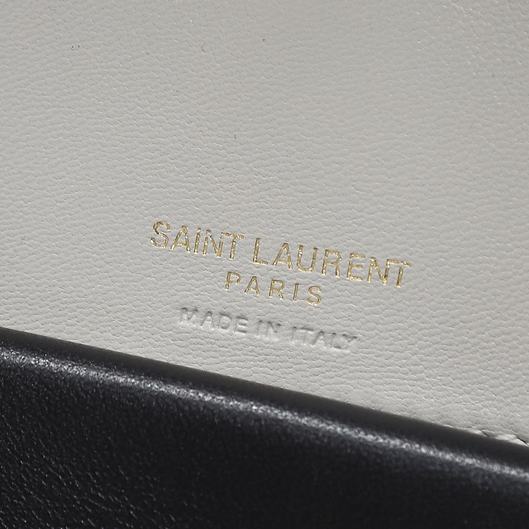Y51 LOULOU small in MATELASSÉ lambskin 24x14x6cm