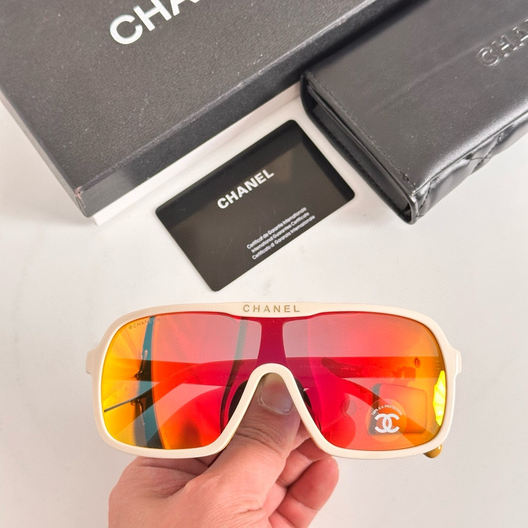 Ch**el Glasses CH9158