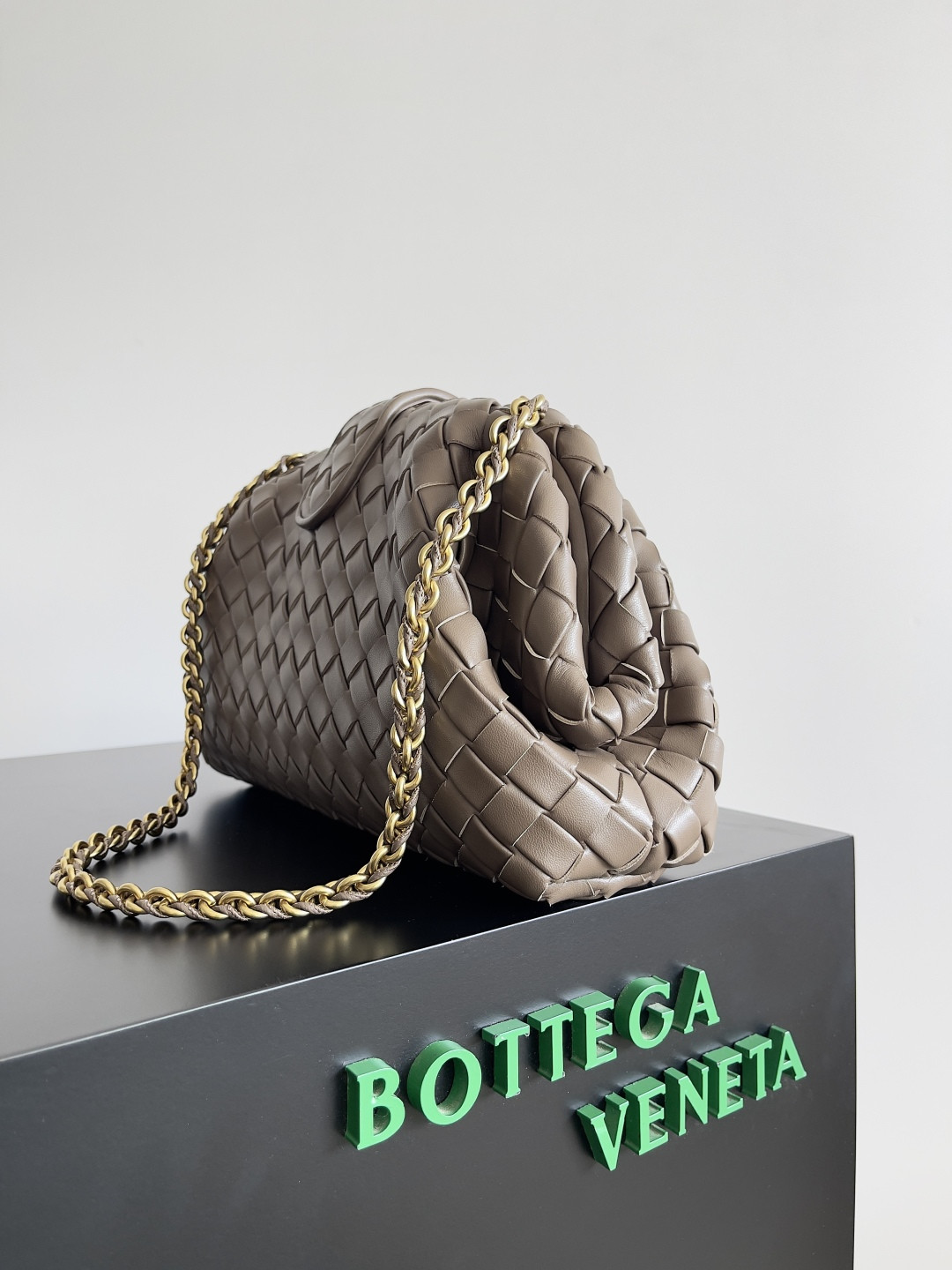 B0tt*ga Ven*ta  LAUREN  CLUTCH Andiamo Parachute  31x16.5x11cm