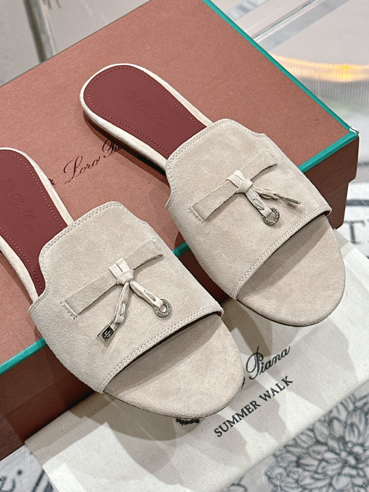 UA L0r0 P1ana Summer Charms Sandal