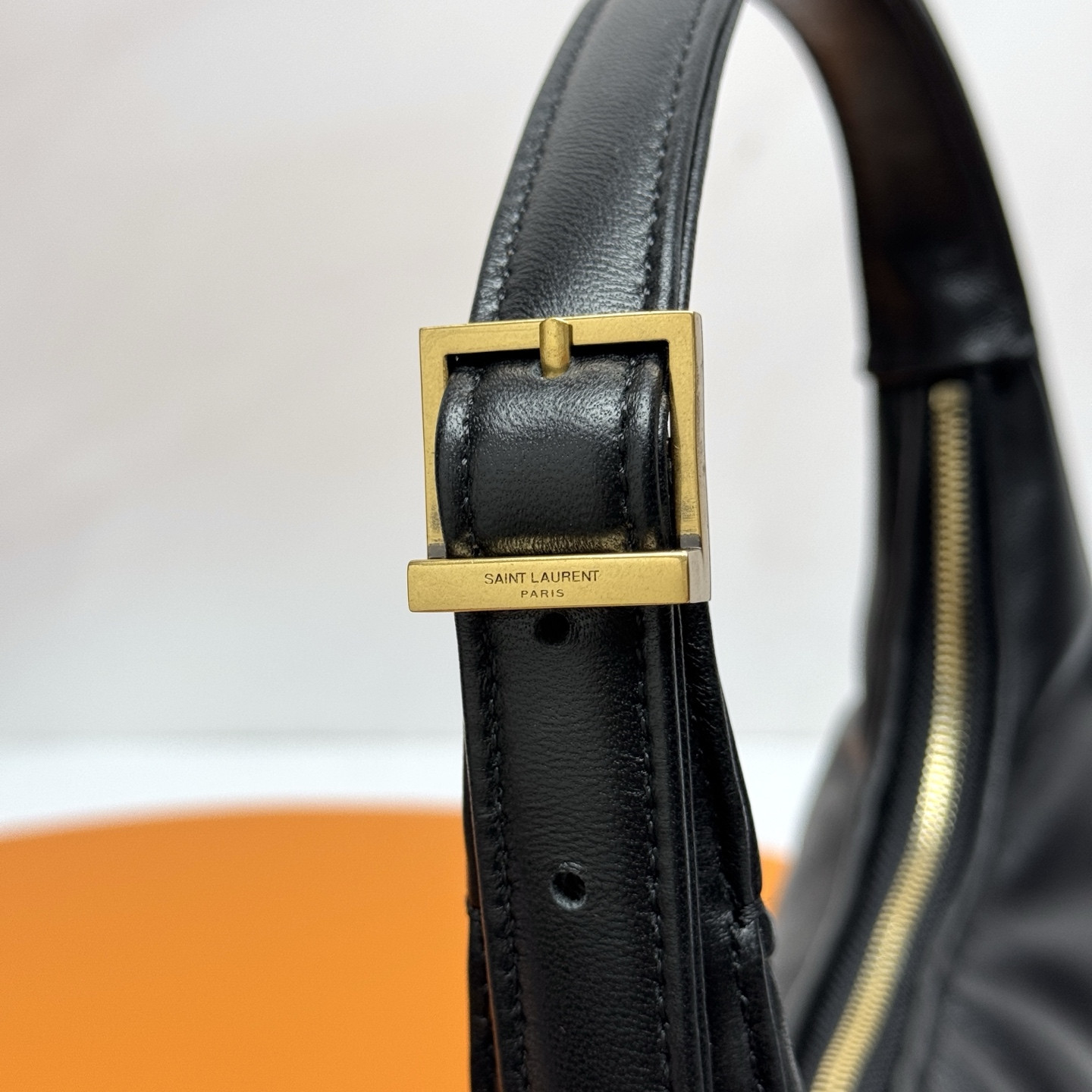 Y51 calypso mini hobo in plunged lambskin 20 X 12 X 5 cm