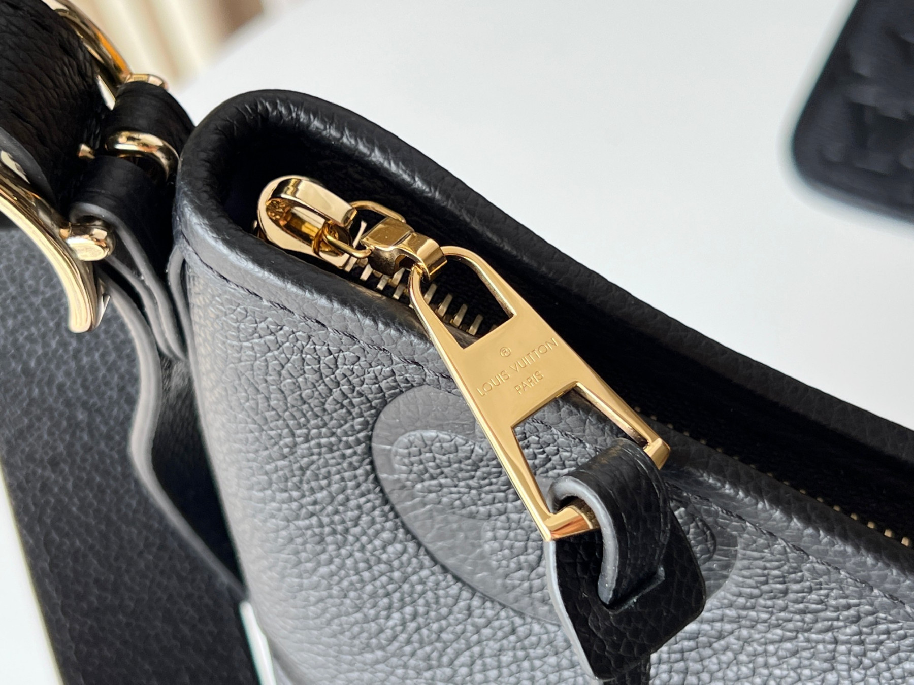 LV CarryAll PM M46288 29x24x12cm