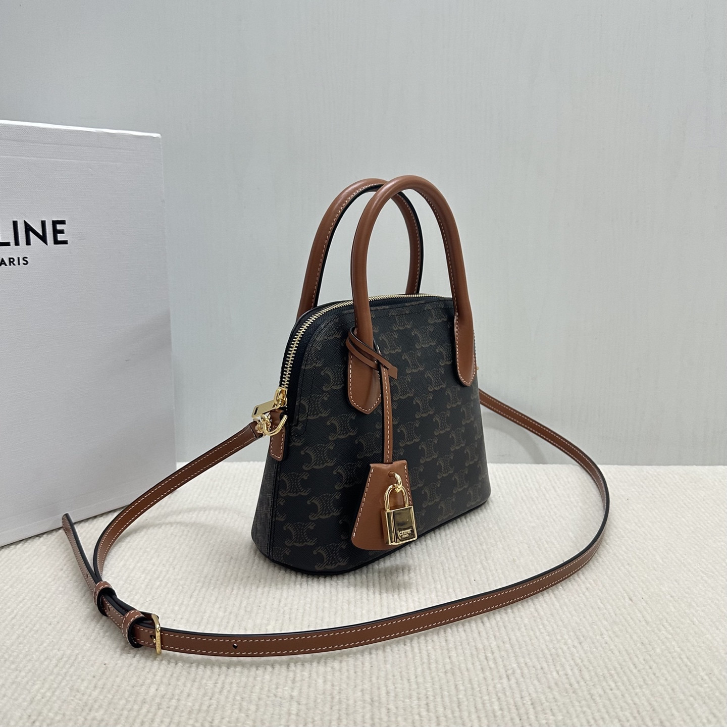 Ce1i*e TEEN HONORINE BAG IN Triomphe Canvas and Calfskin 22.5x17x10cm