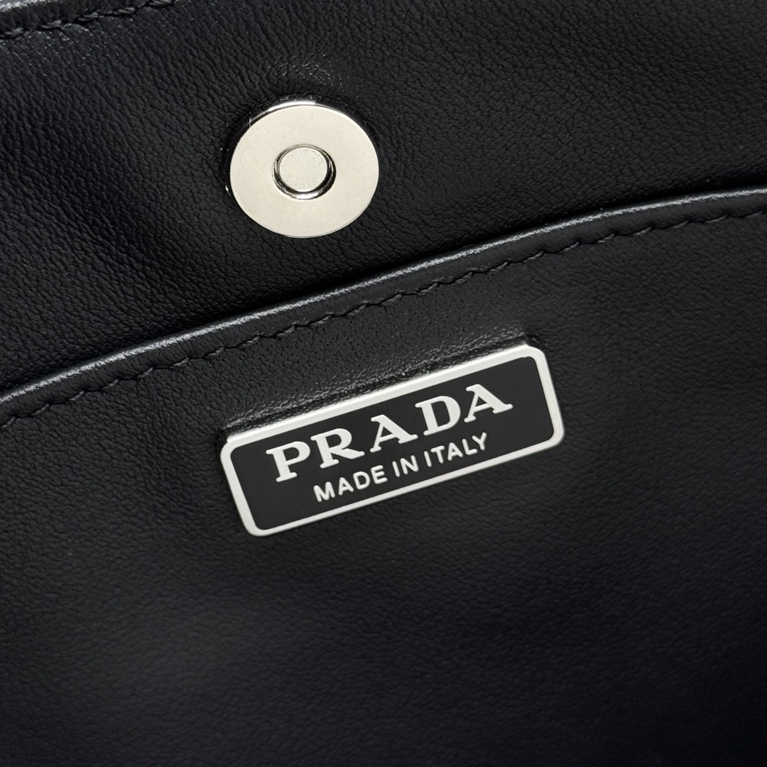 Pra*a Cleo brushed leather shoulder bag 22x27x6cm