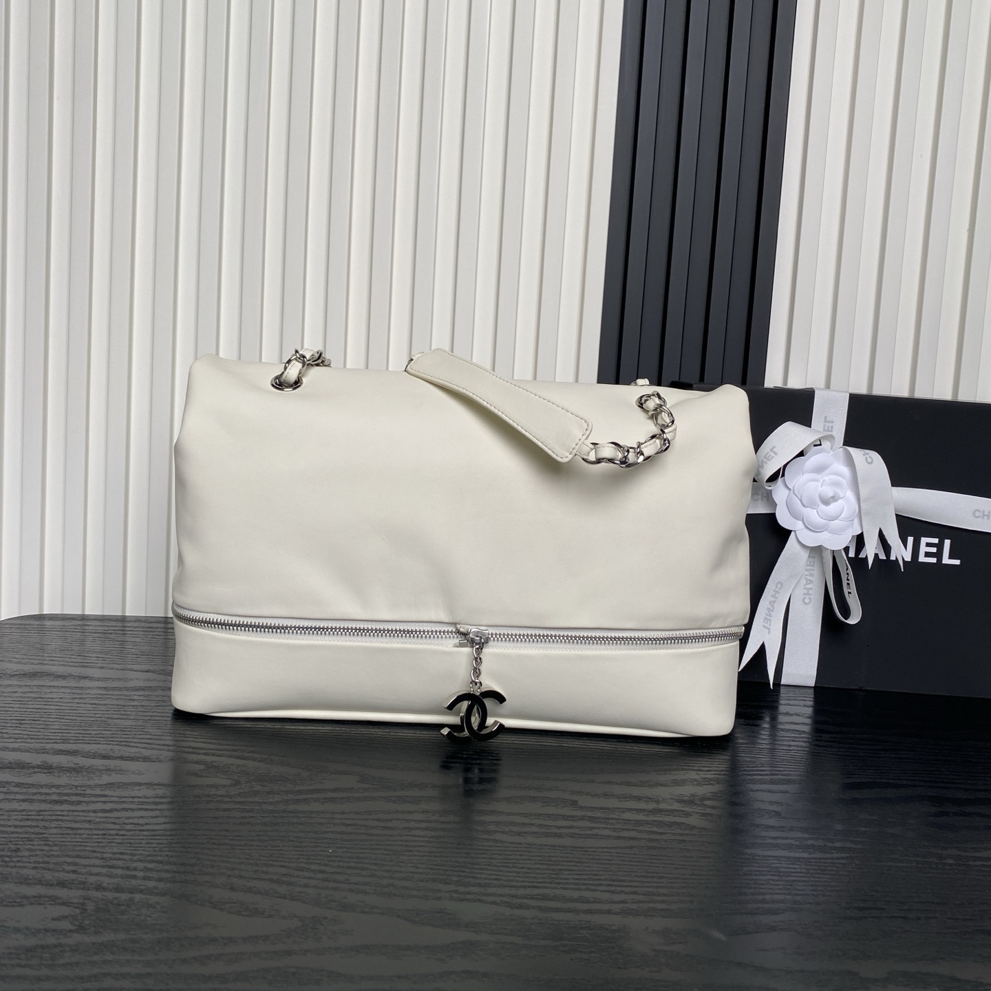 Ch**el Vintage Graffiti Tote Airport Bag 36x24x12cm