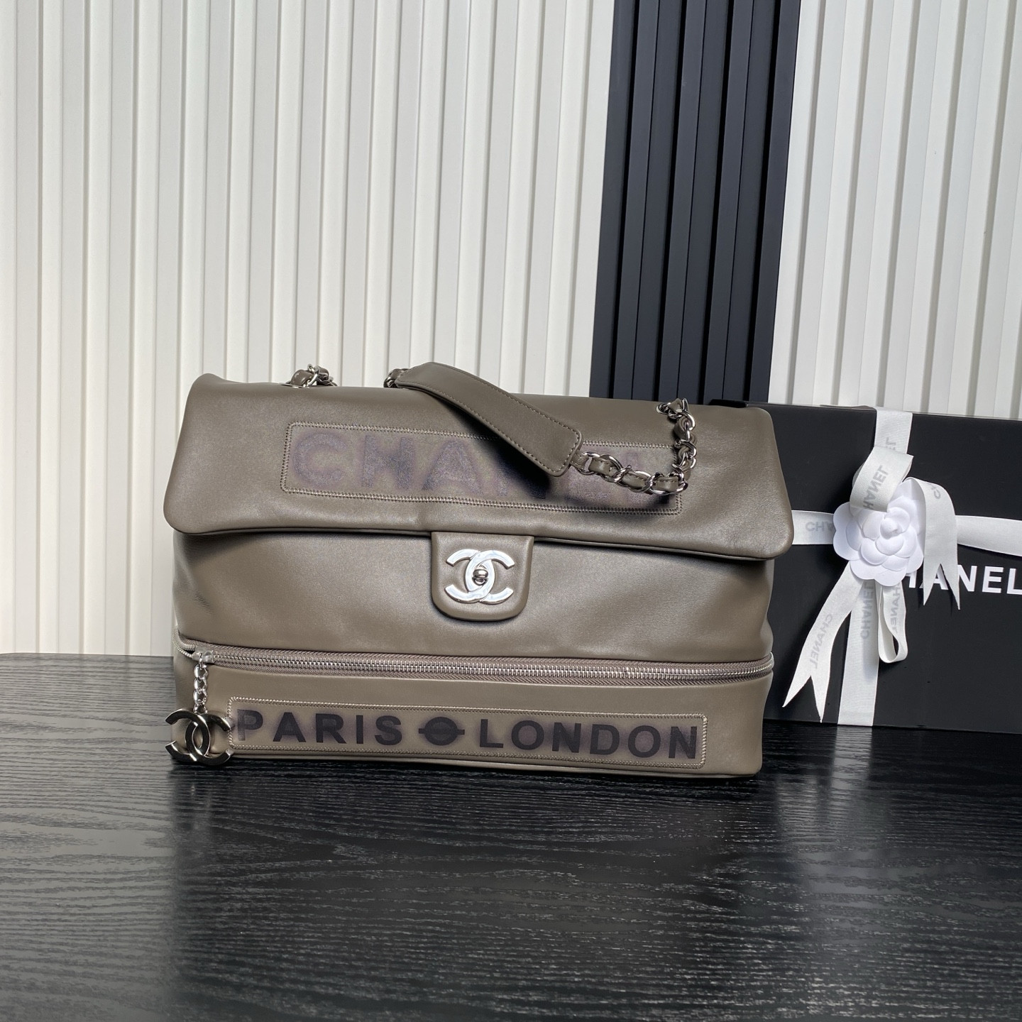 Ch**el Vintage Graffiti Tote Airport Bag 36x24x12cm