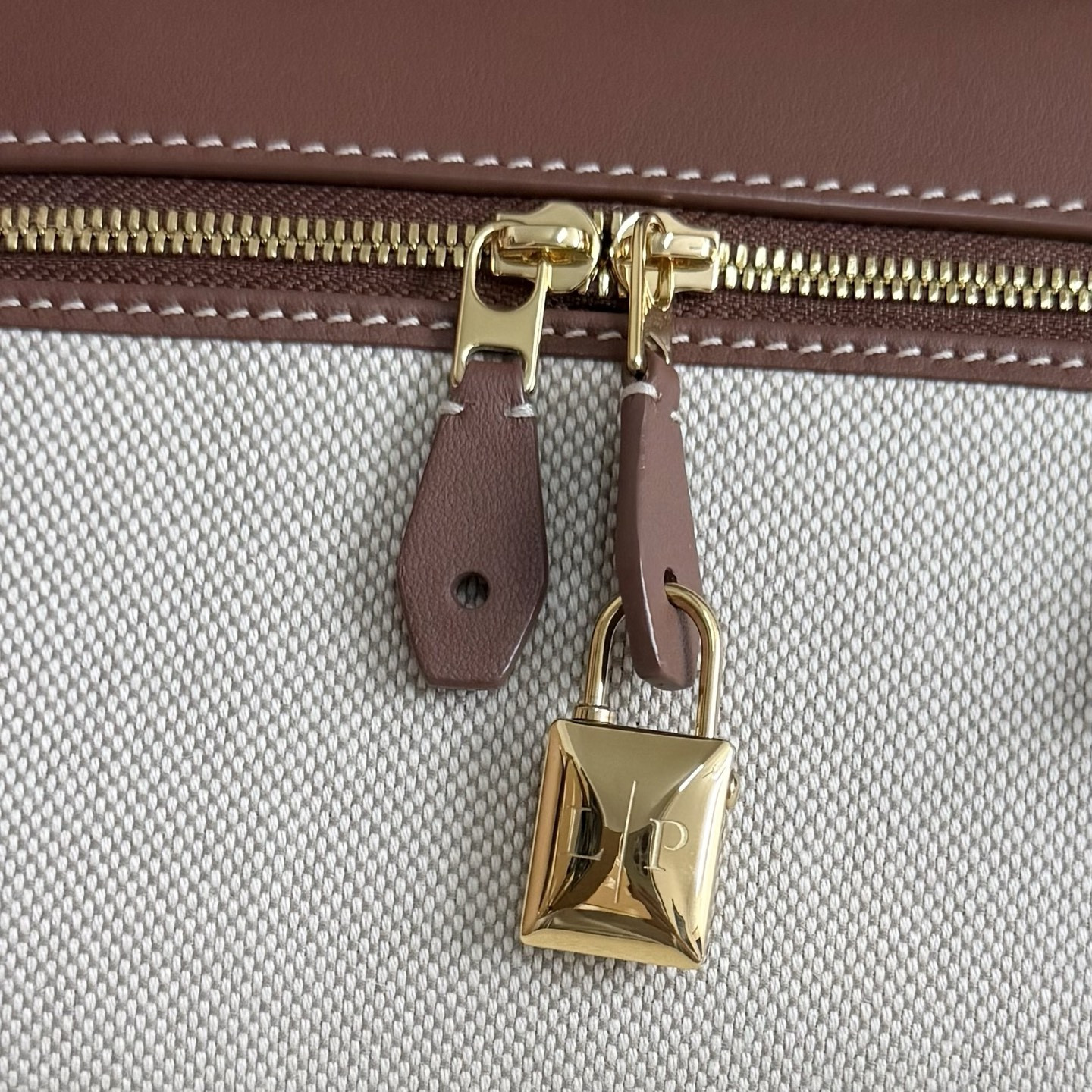 L0r0 P1ana Extra Bag L23 23x12x7cm