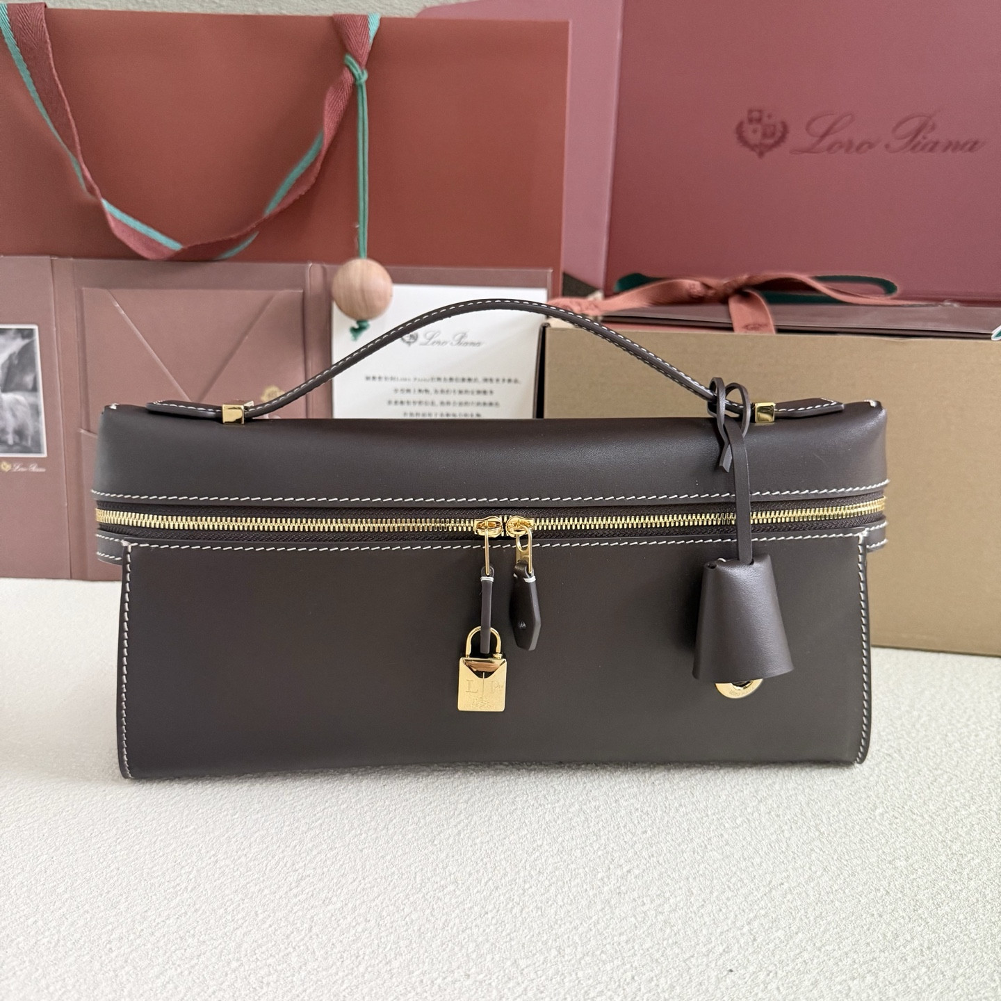 L0r0 P1ana Extra Clutch L29 29x14x3cm