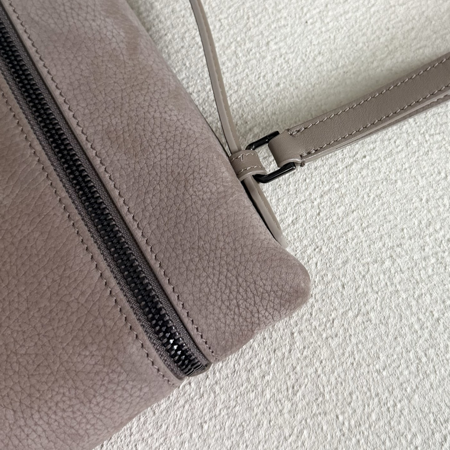 L0r0 P1ana Extra pouch L29 29x18x5cm