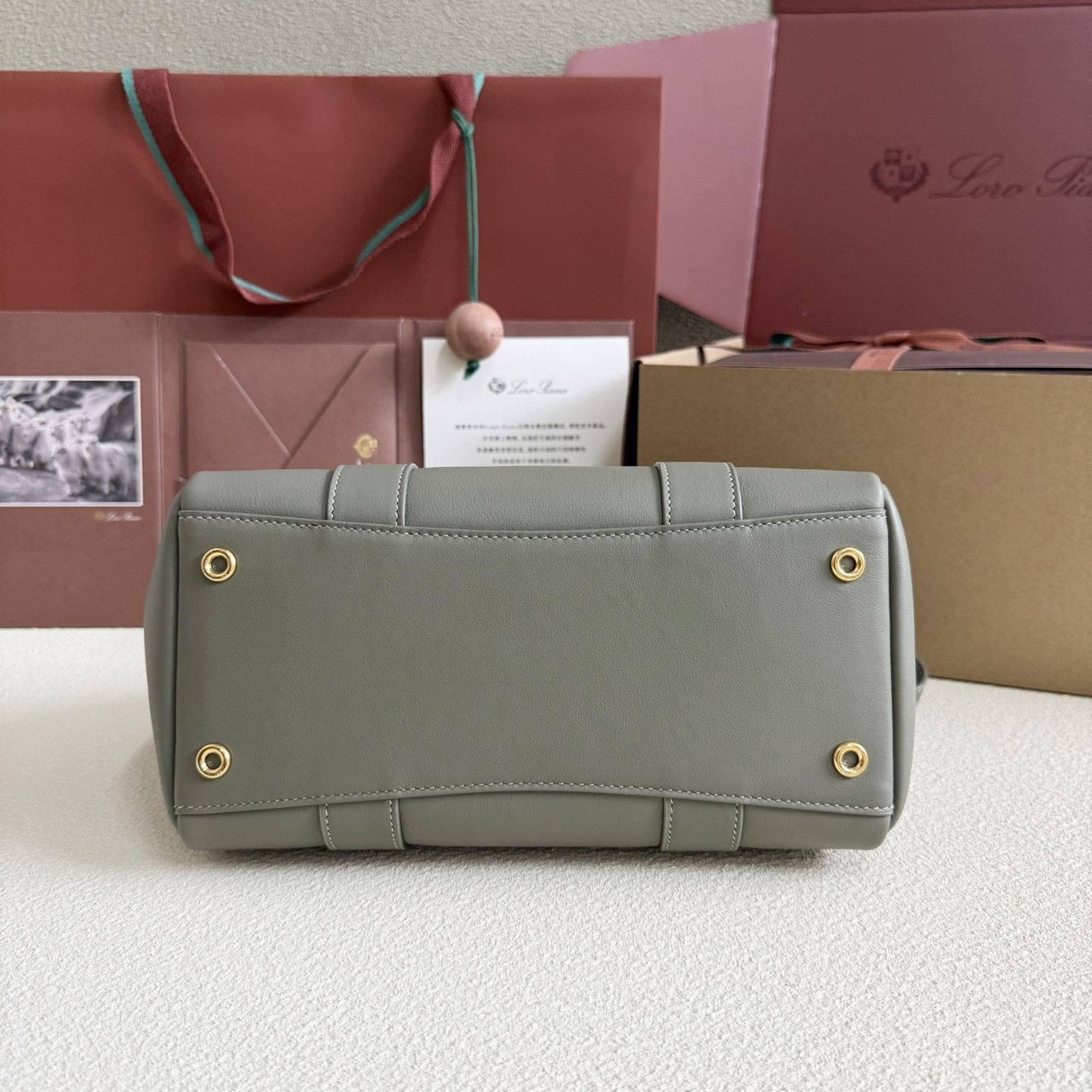 L0r0 P1ana Loom L25 Calfskin 25x18x12.5cm