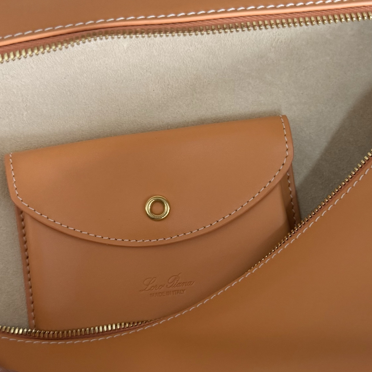 L0r0 P1ana Extra Pocket L27 Calfskin 16x27x10cm
