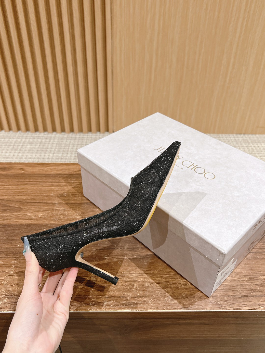 UA J1m*y Ch00 Pumps