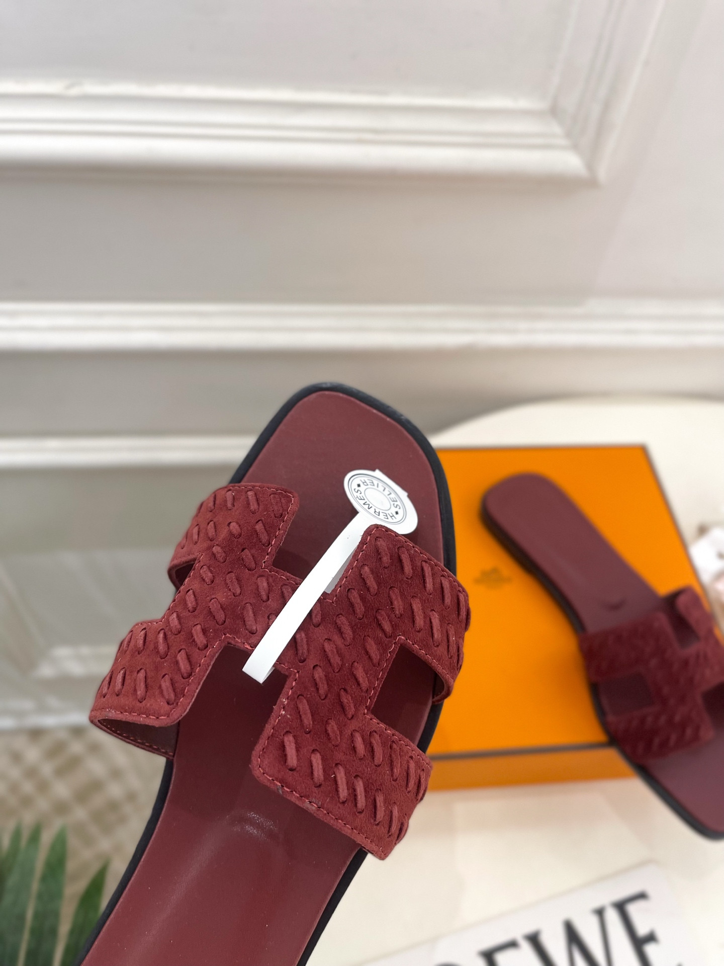 UA H**me5 Oran sandal