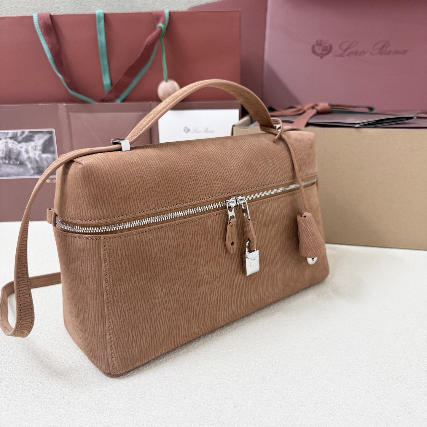 L0r0 P1ana Extra Pocket L27 16x27x10cm