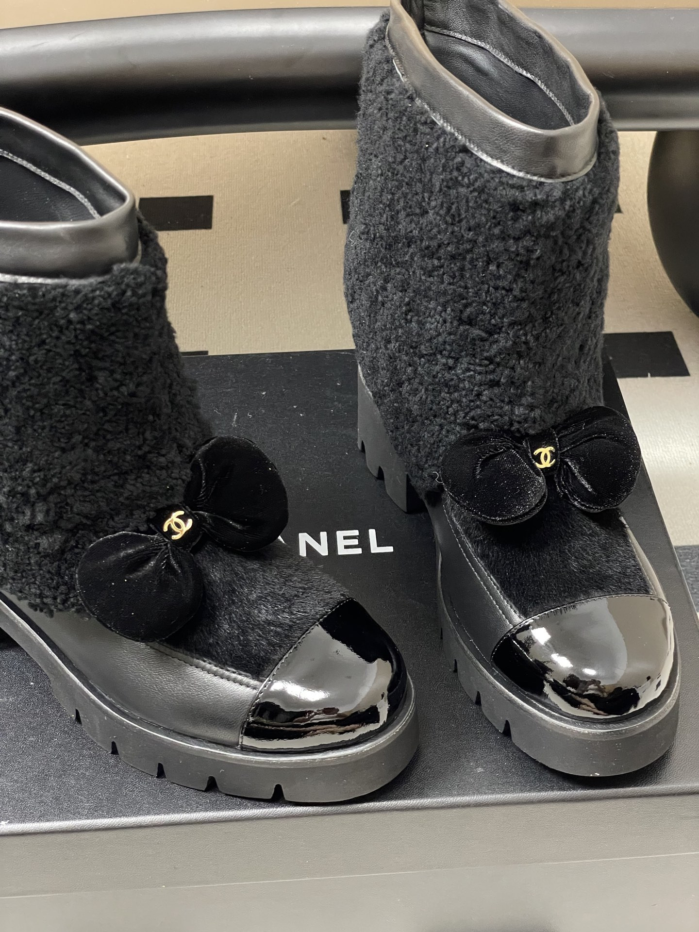 UA Ch**el Short Boots