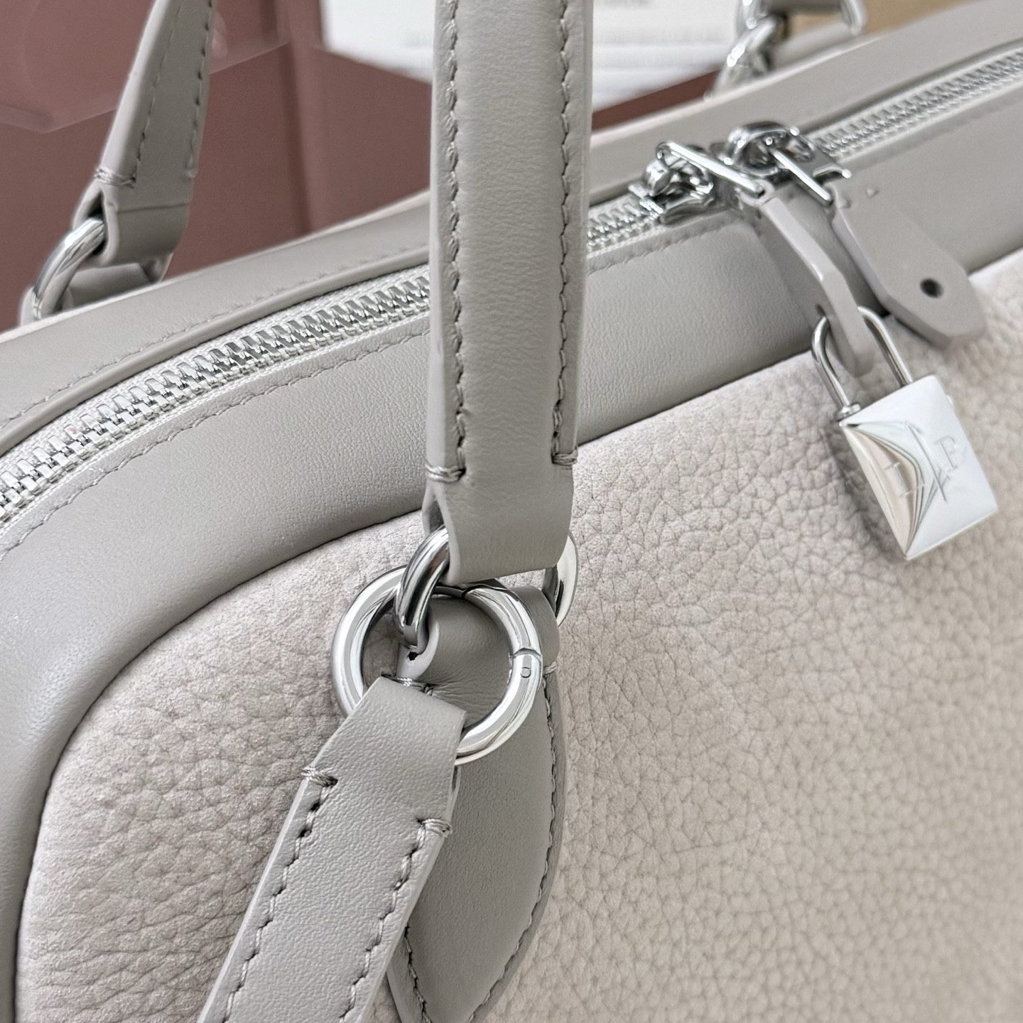 L0r0 P1ana Small Needle Bag 31x15x16cm