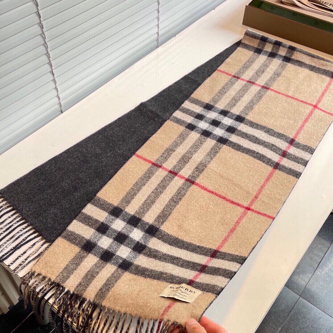 Bv*b*rry scarf 32x200cm