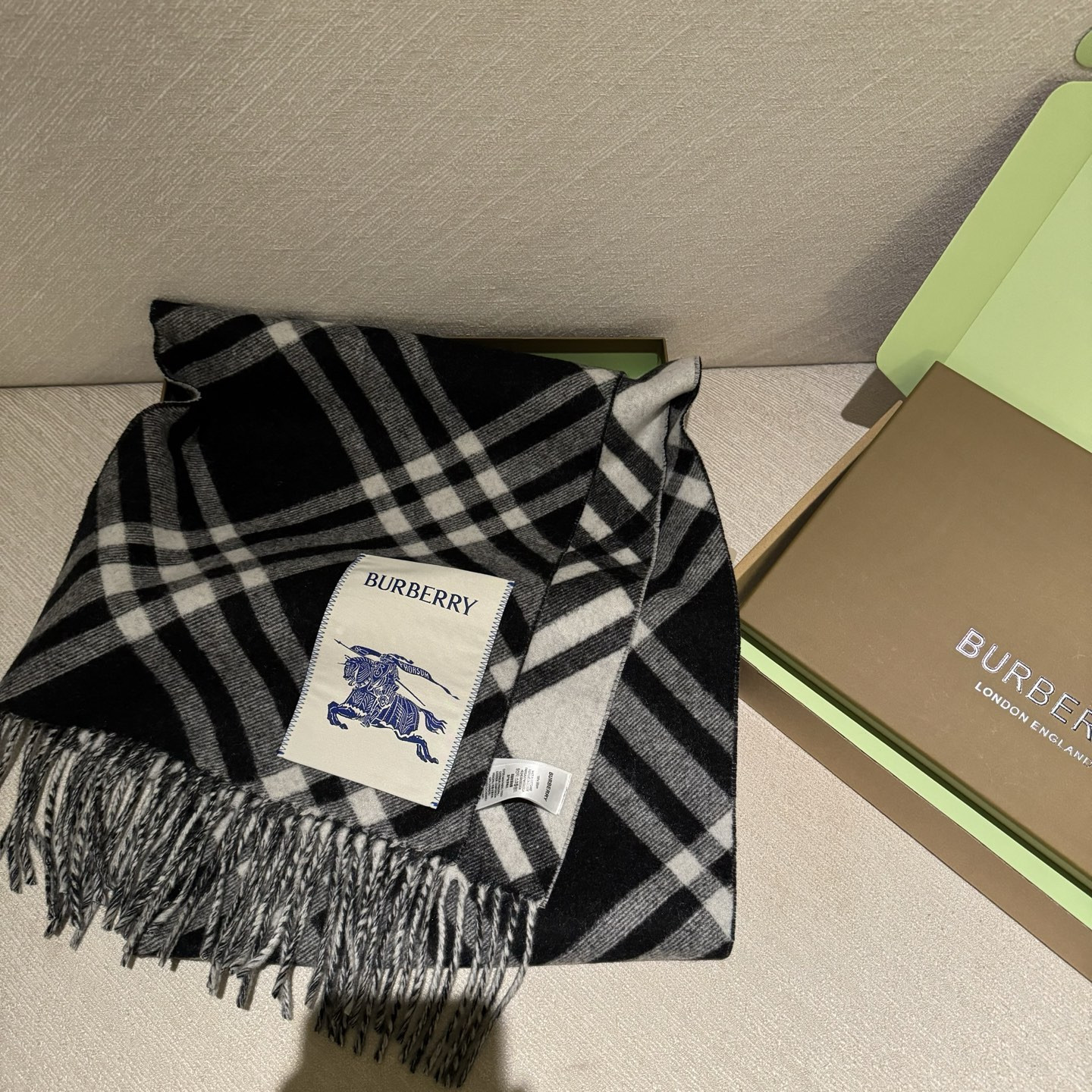 Bv*b*rry scarf 30x168cm 100% cashmere