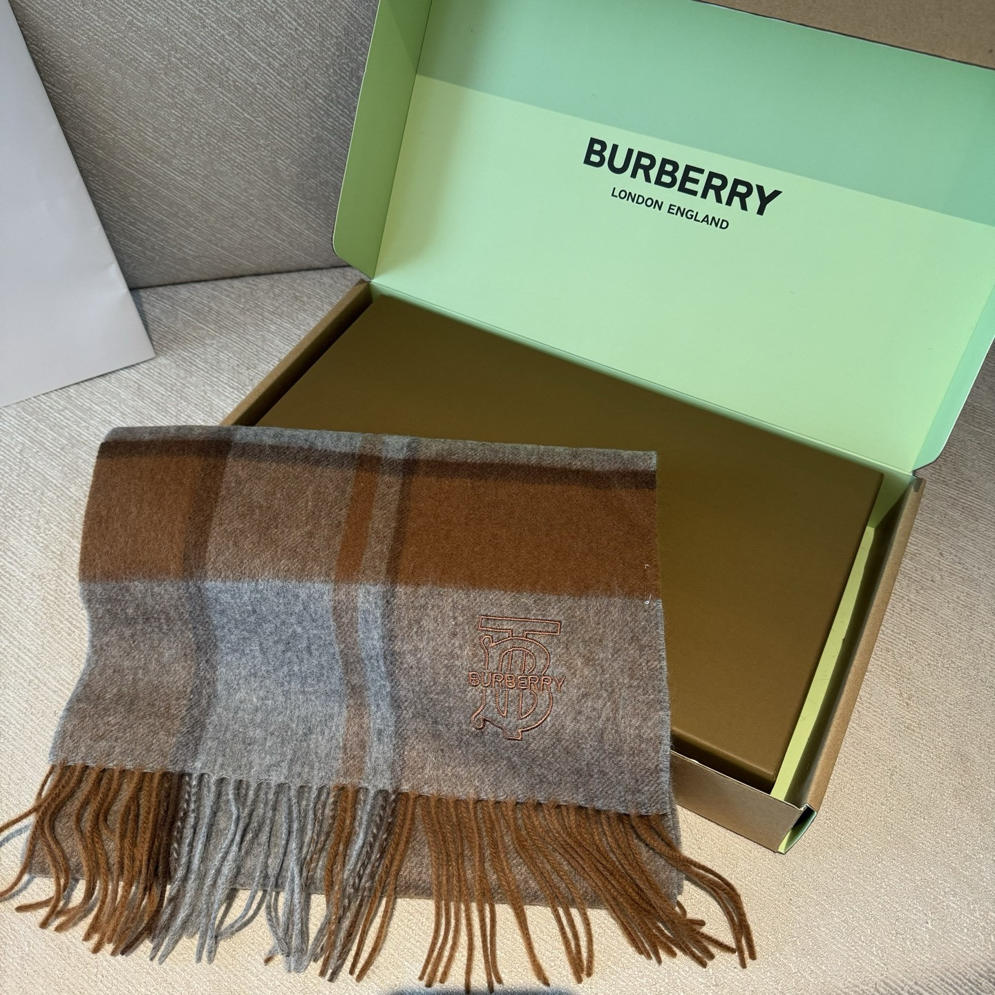 Bv*b*rry scarf 30x168cm 100% cashmere