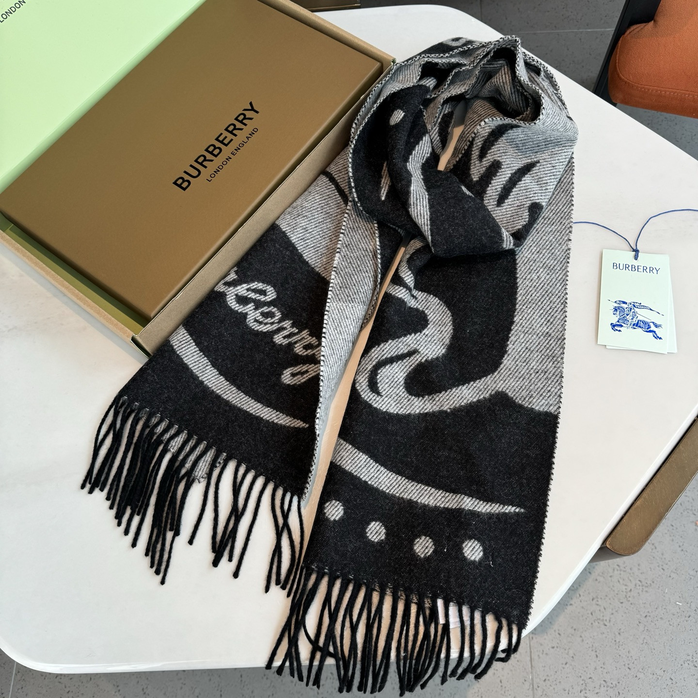 Bv*b*rry scarf 30x180cm