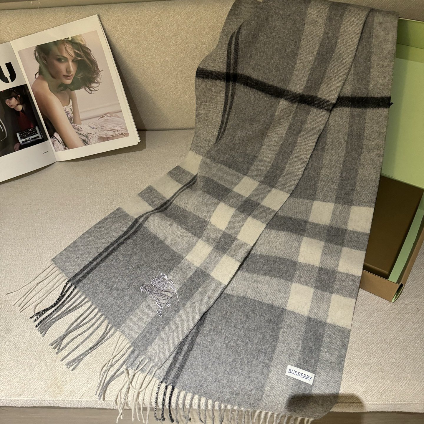 Bv*b*rry scarf 30x180cm 100% lambswool