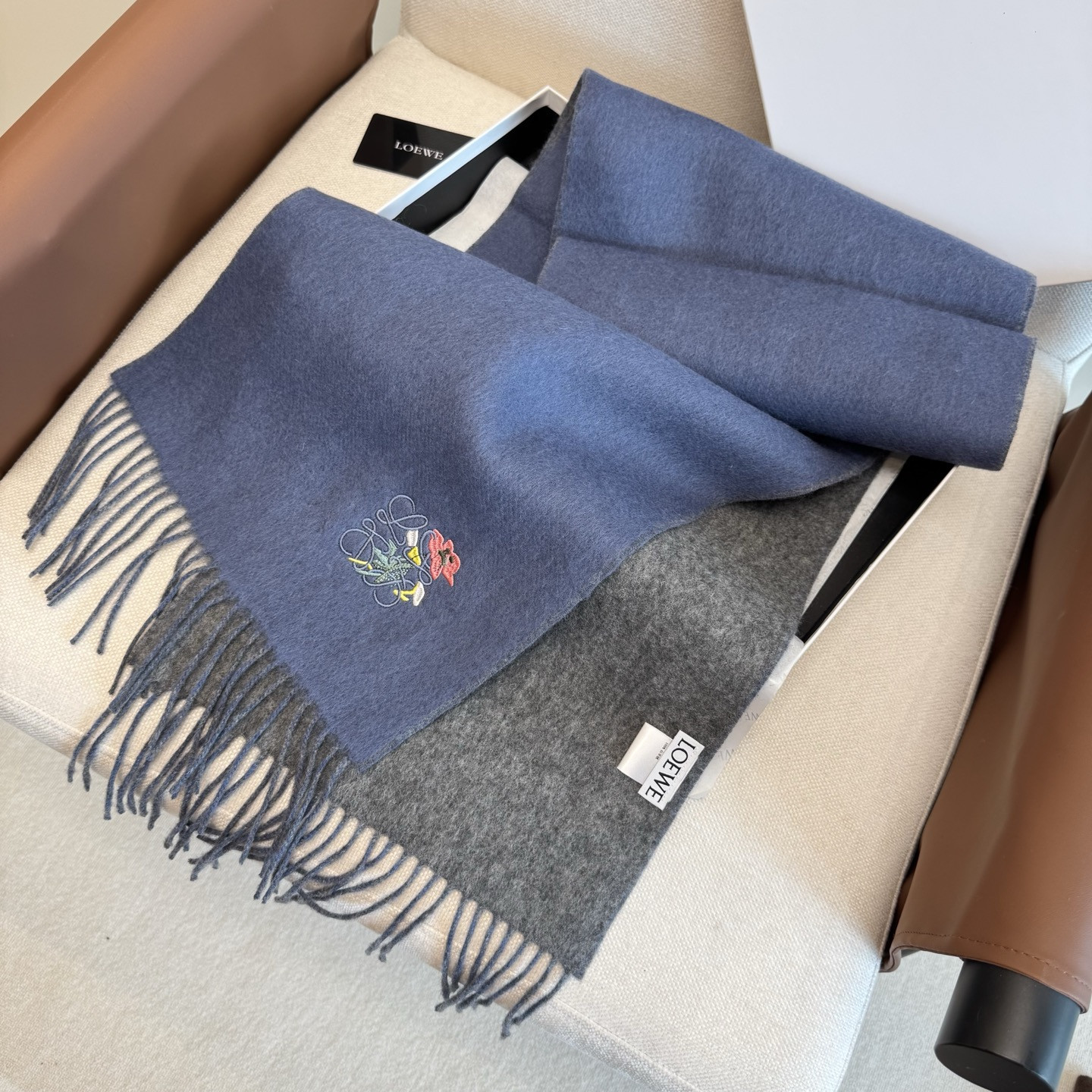L0ew* scarf 35x180cm