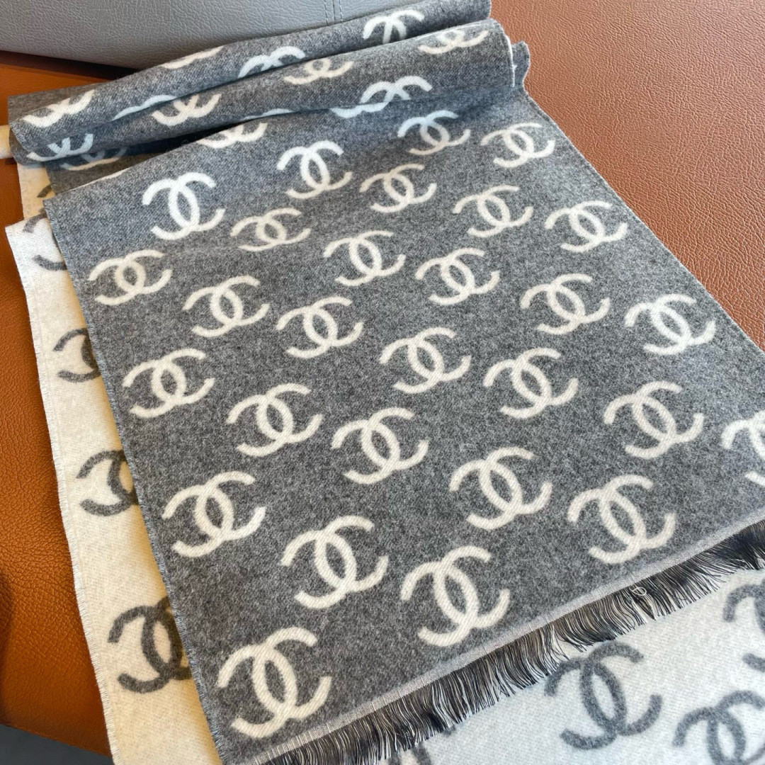 Ch**el scarf 35x180cm 95% wool 5% cashmere
