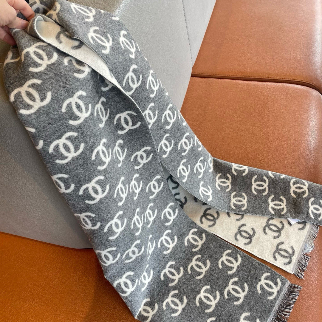 Ch**el scarf 35x180cm 95% wool 5% cashmere