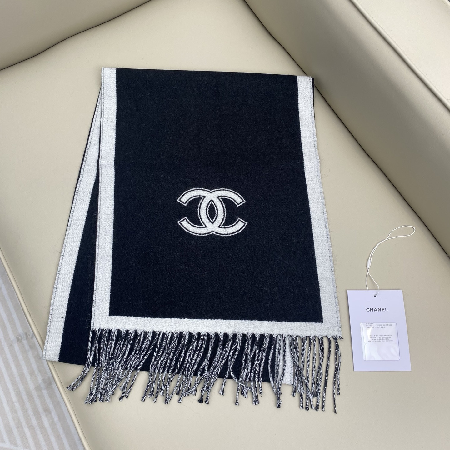 Ch**el scarf 34x184cm 100% sheep wool