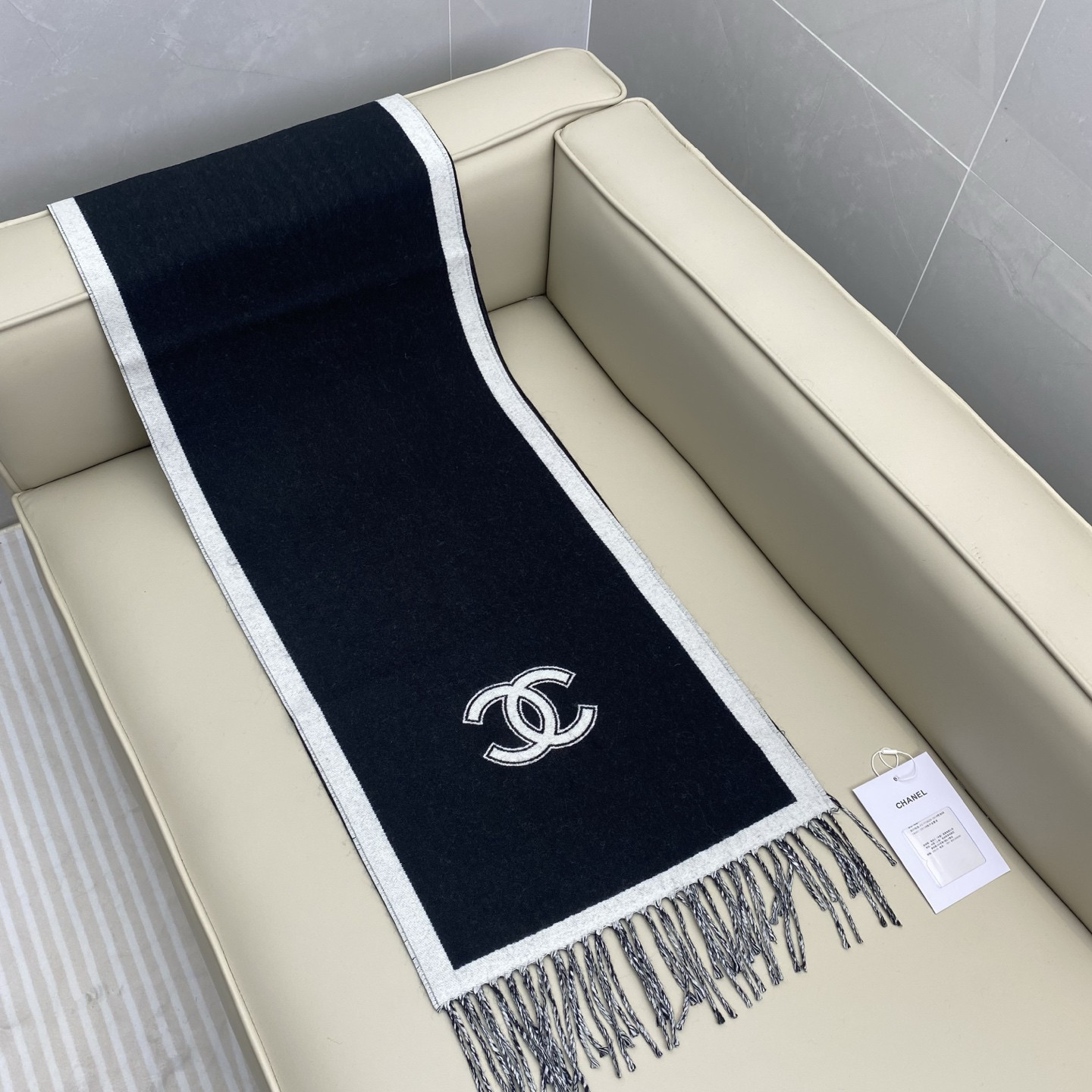 Ch**el scarf 34x184cm 100% sheep wool