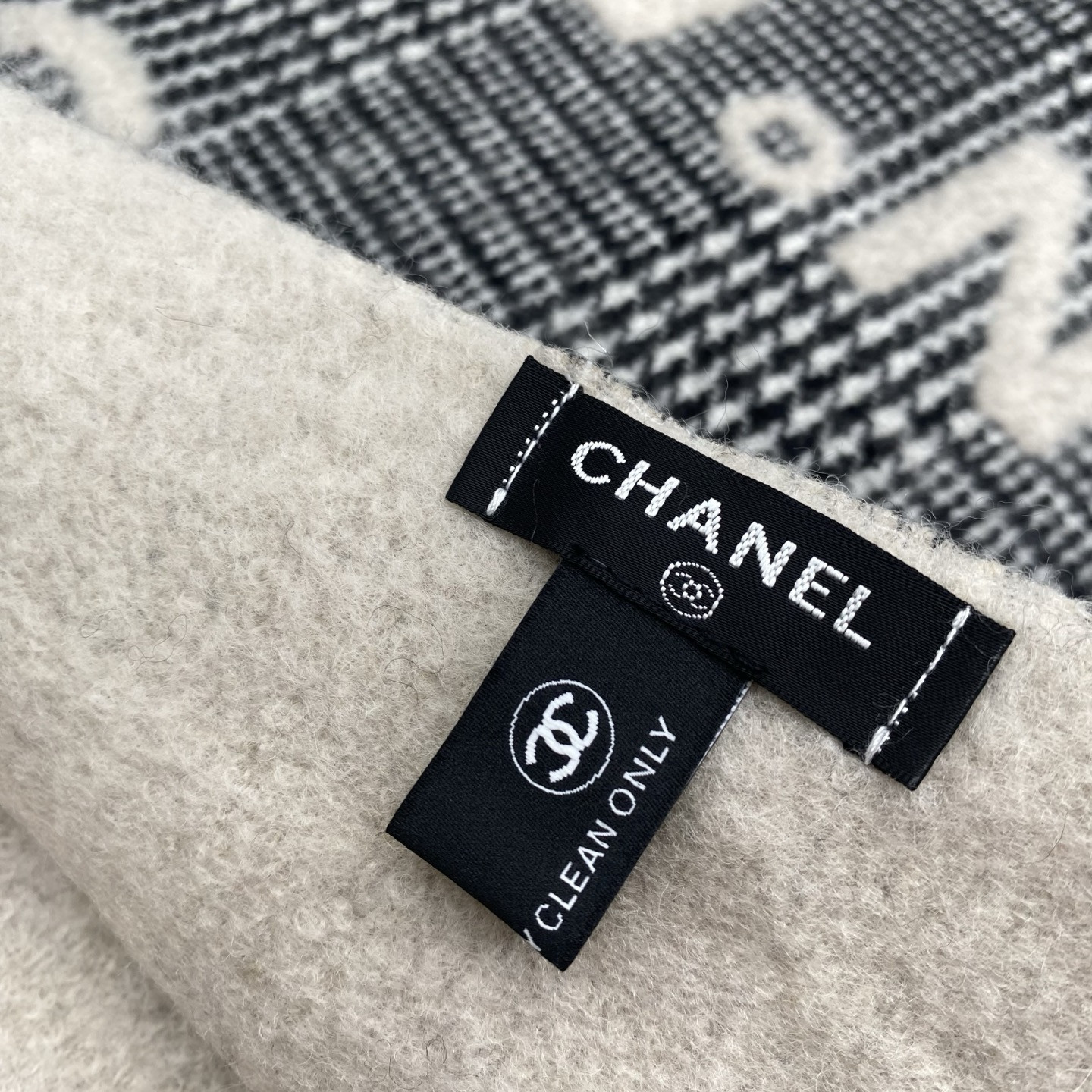 Ch**el scarf 60x190cm