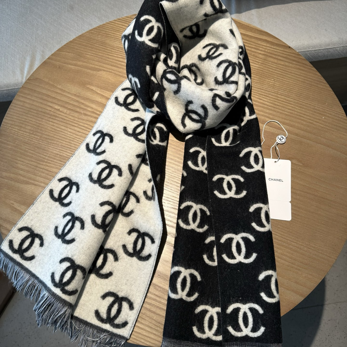 Ch**el scarf 35x180cm 92% wool 8% cashmere