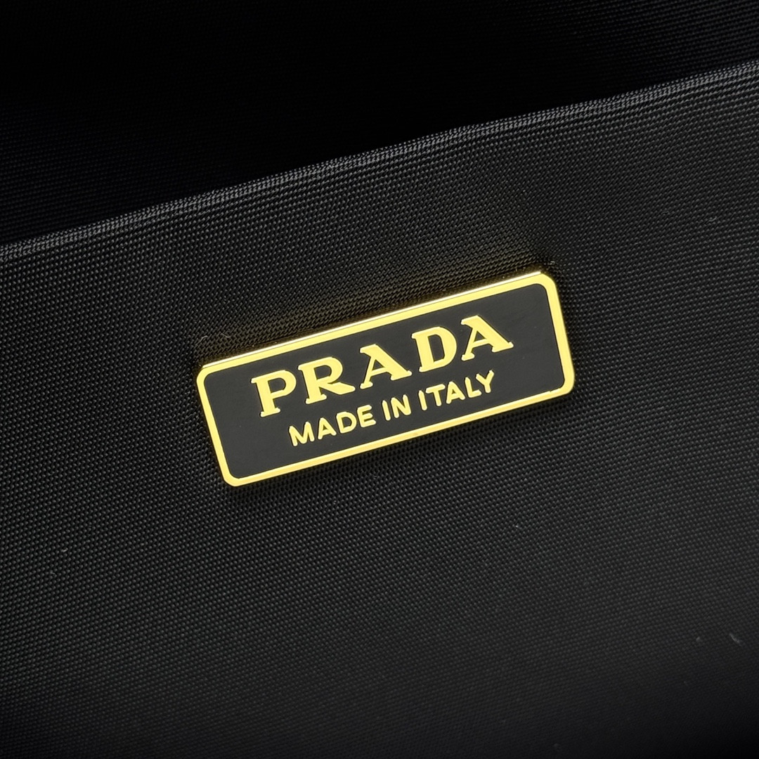 Pra*a Explore Large Re-Nylon Shoulder Bag with Flap 19x37.5x12cm