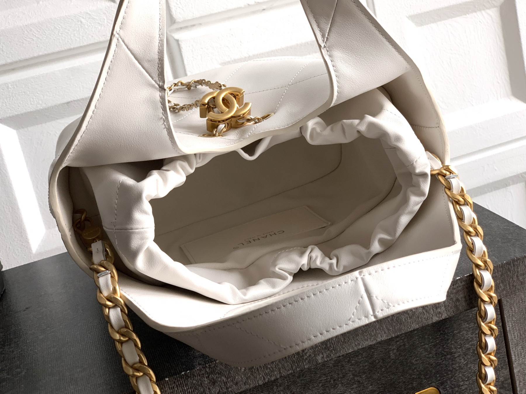 Ch**el 26P Handbag 22x21x17cm