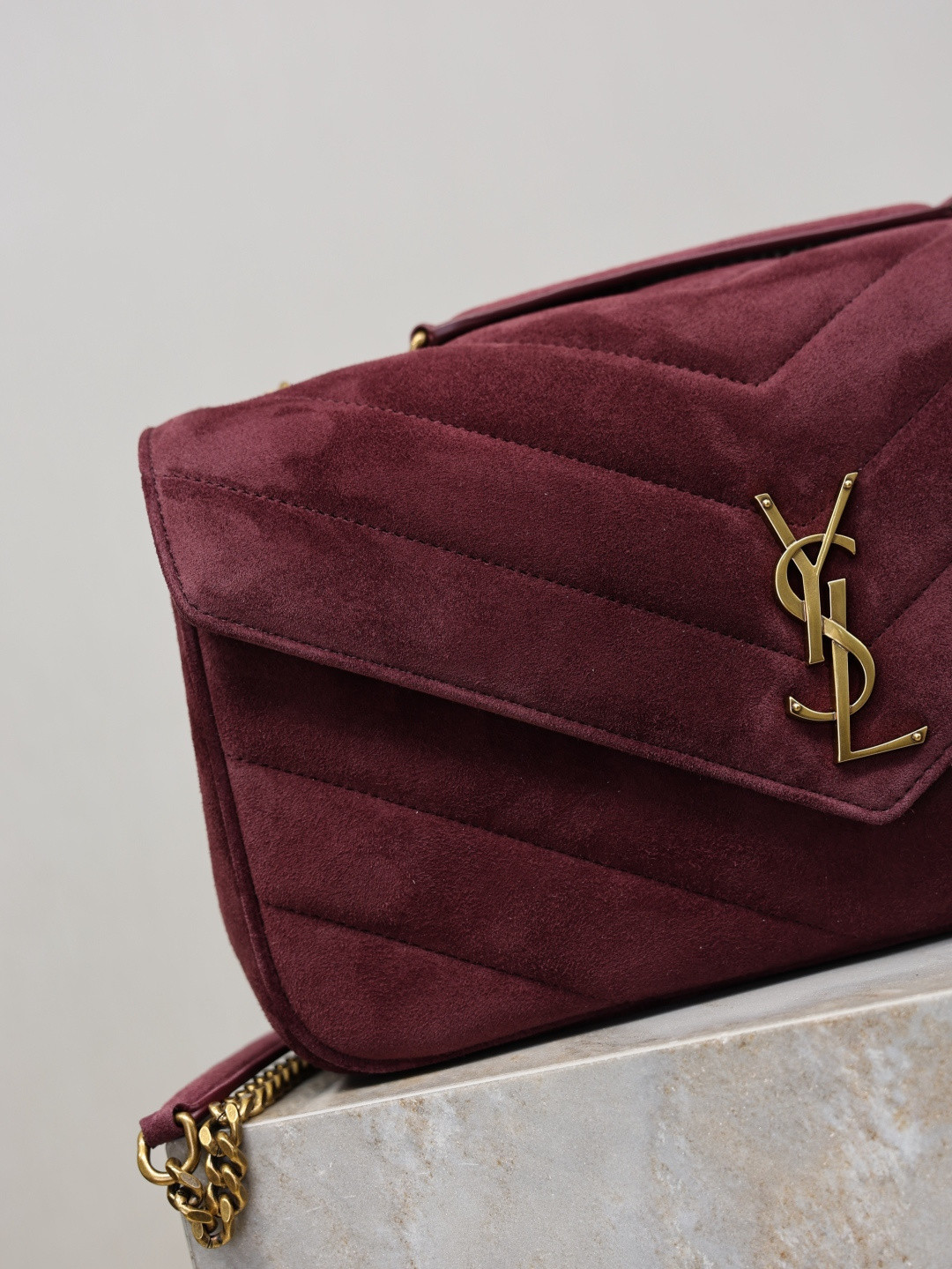 Y51 loulou medium in suede 29x17x8cm