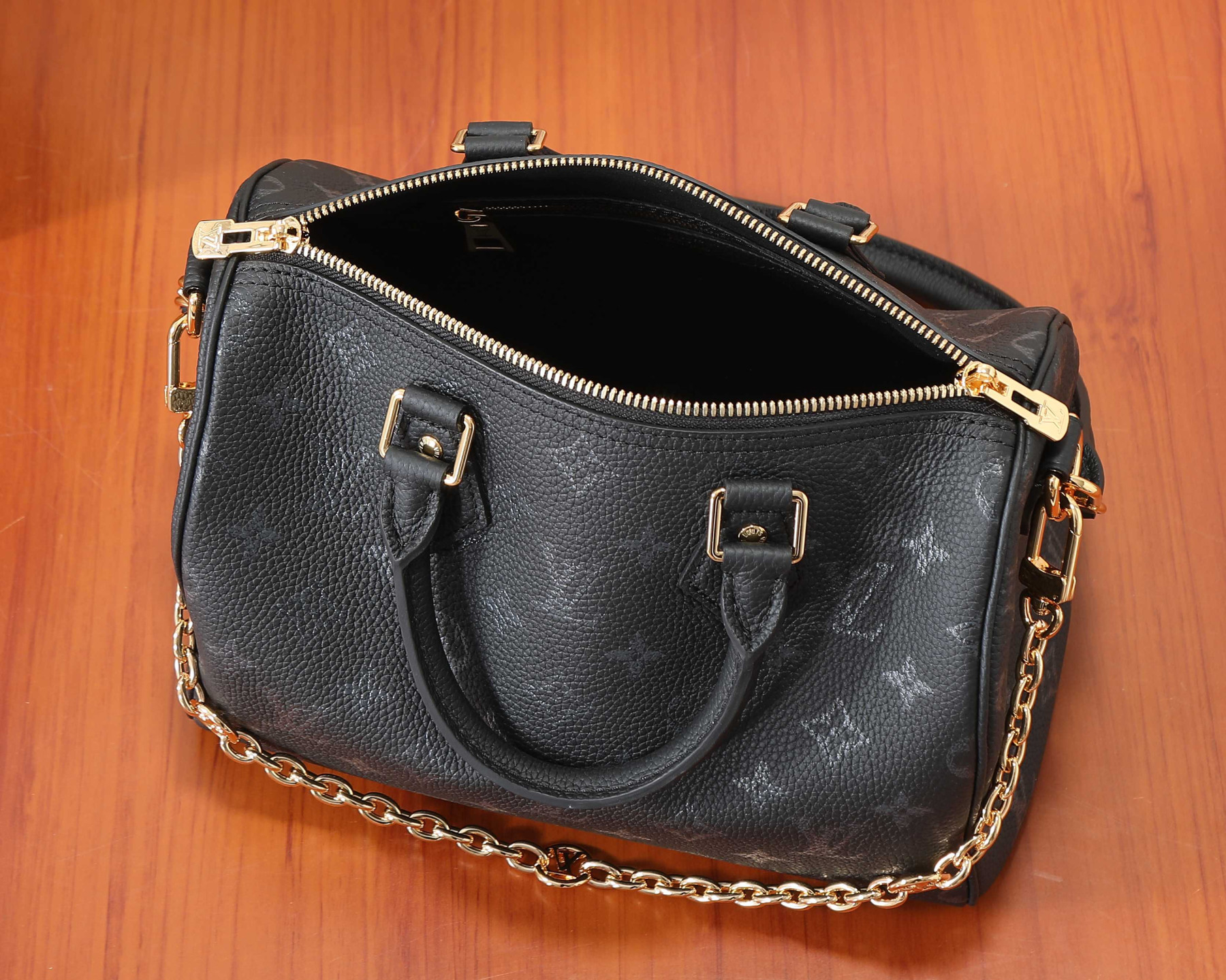 LV SPEEDY BANDOULIÈRE 25 Handbag M26486 18x13x25cm