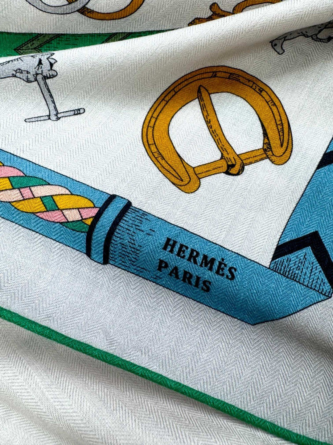 H**me5 scarf 135x135cm 70% cashmere 30% silk