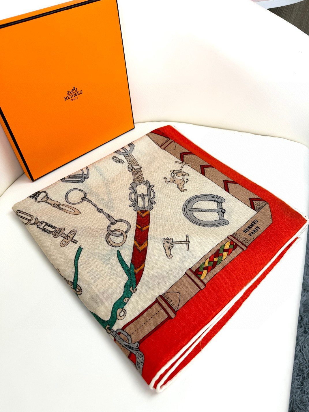 H**me5 scarf 135x135cm 70% cashmere 30% silk