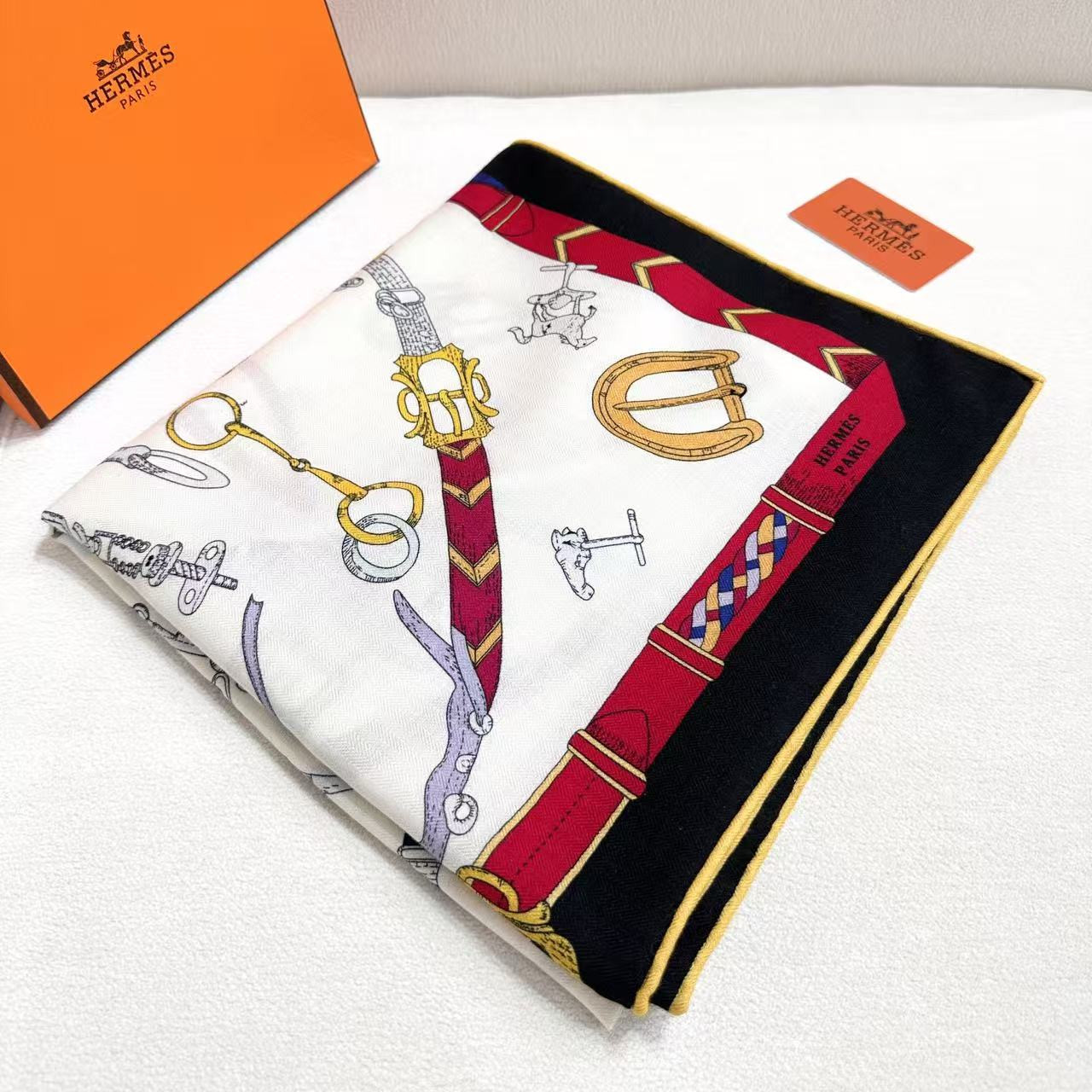 H**me5 scarf 135x135cm 70% cashmere 30% silk