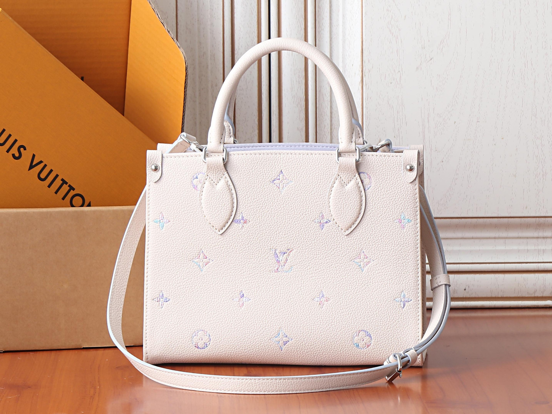 LV OnTheGo PM M29976 25x19x11.5cm
