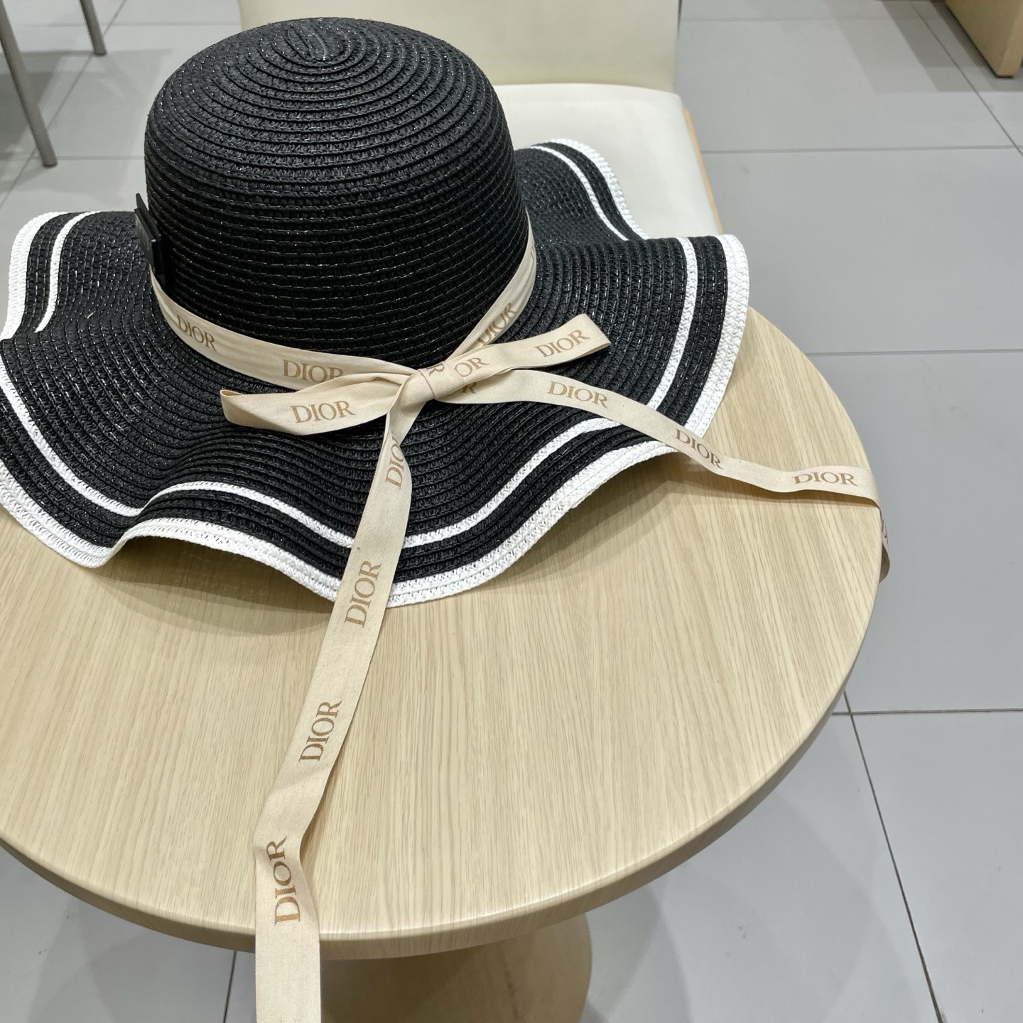 D10r Straw Hat 57cm Head Circumference