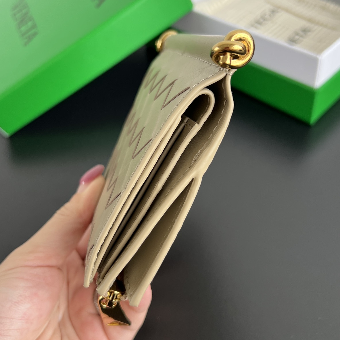 L0ew* Intrecciato Small Bi-Fold Wallet 788055 11.5x10x1cm